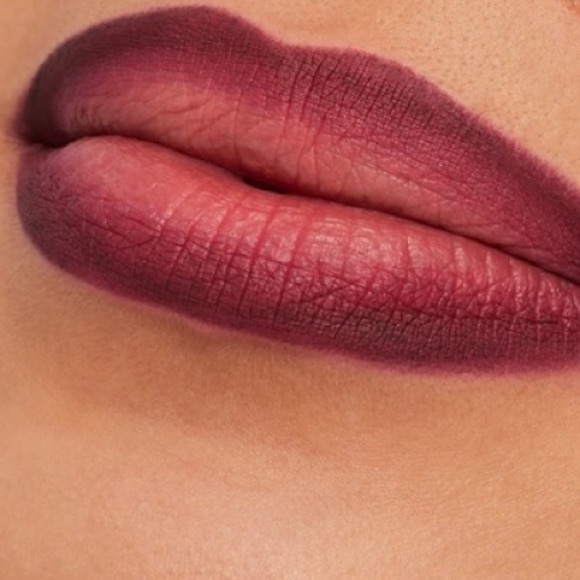 ✏️ VINO a MAC LIP PENCIL. RETAIL $25. ** NEW IN THE BOX. - Picture 4 of 11